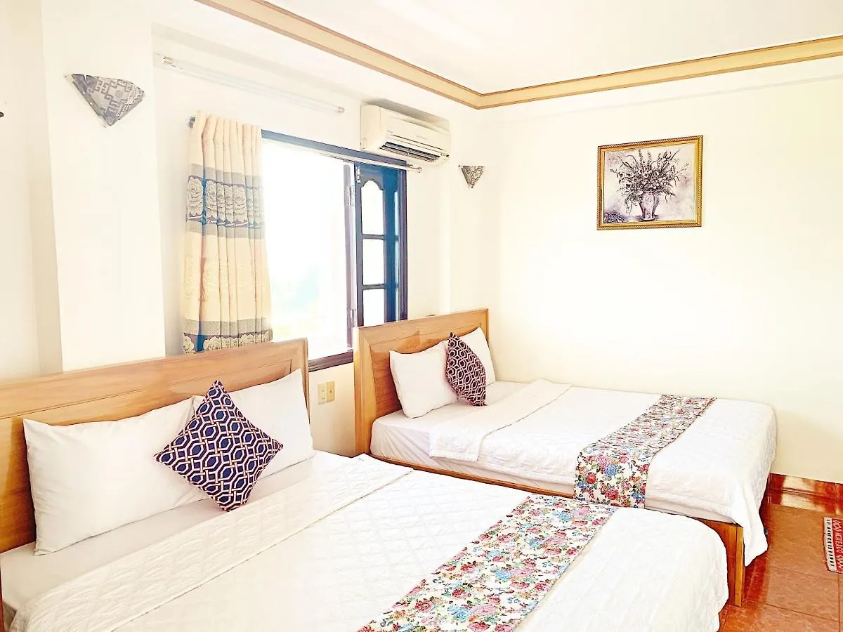 Anh Minh - Manchester Hotel Nha Trang Vietnam