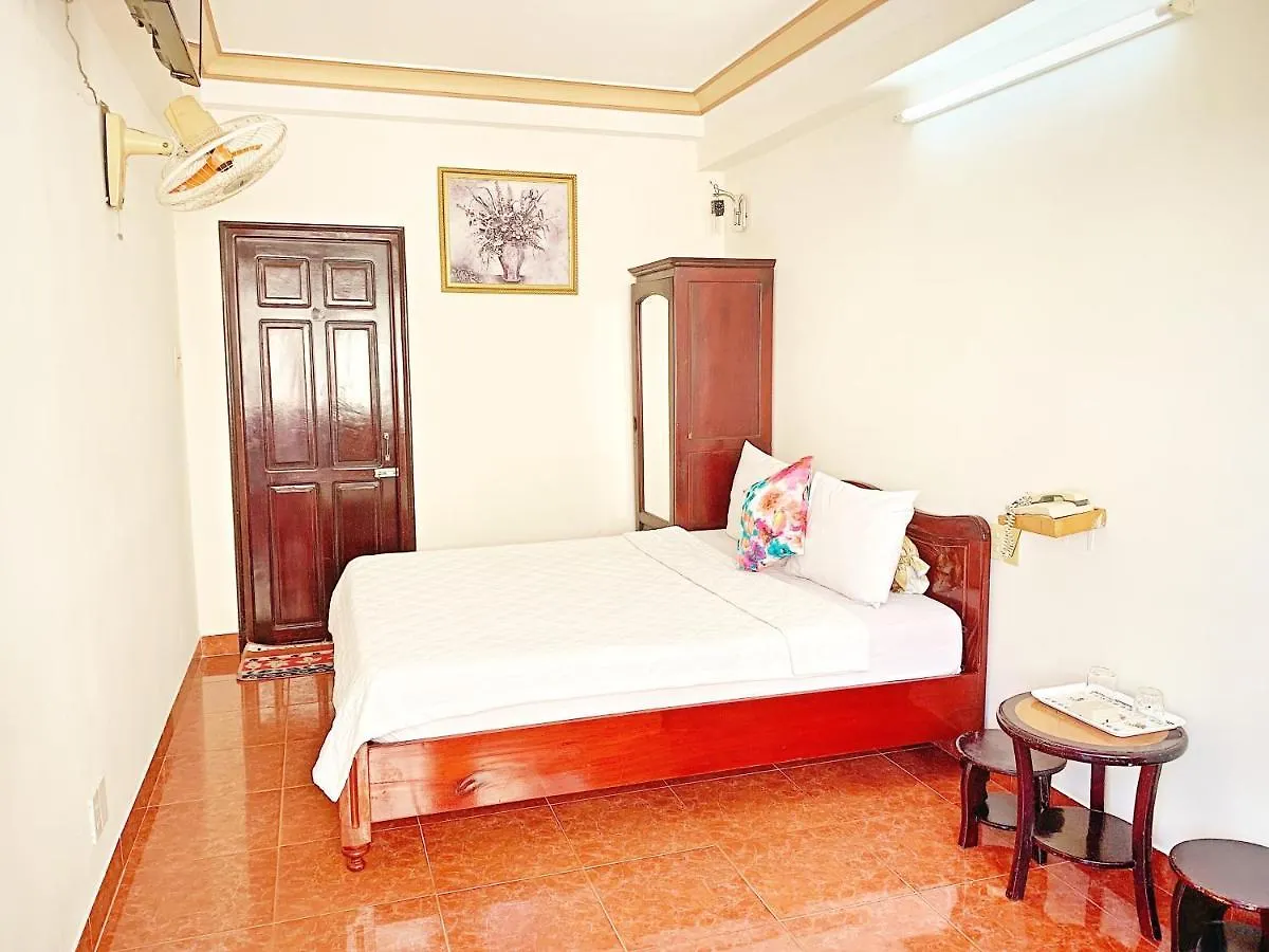 Anh Minh - Manchester Hotel Nha Trang