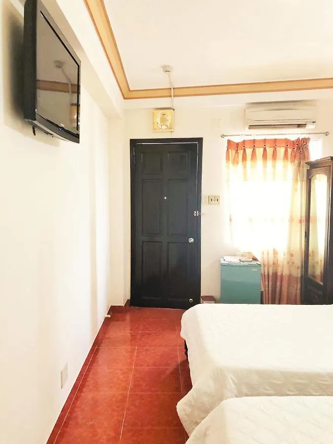 Anh Minh - Manchester Hotel Nha Trang